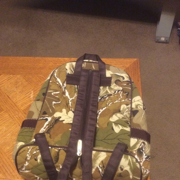 Belvah camoflauge quilted back pack - Picture 6 of 12